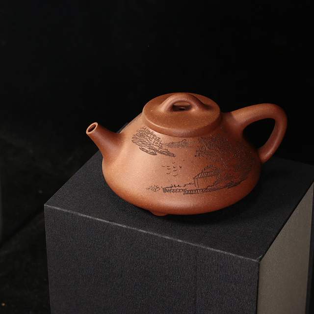 煮水银壶，泡茶紫砂：茶艺师的正确搭配