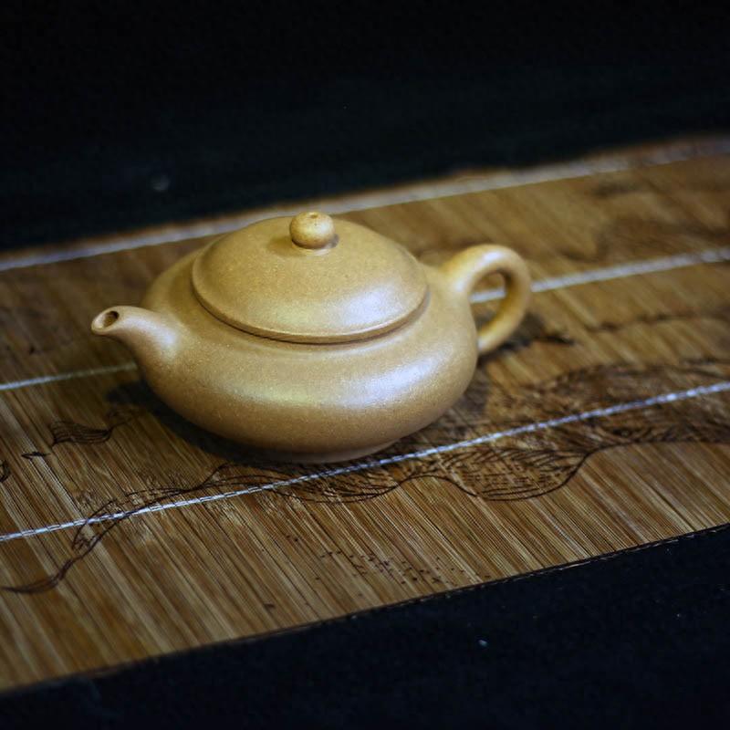 一壶茶，悠然自得，茶具之首宜兴紫砂壶