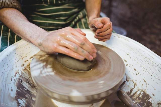 紫砂壶的制作工艺中，全手工和半手工壶到底有什么区别？
