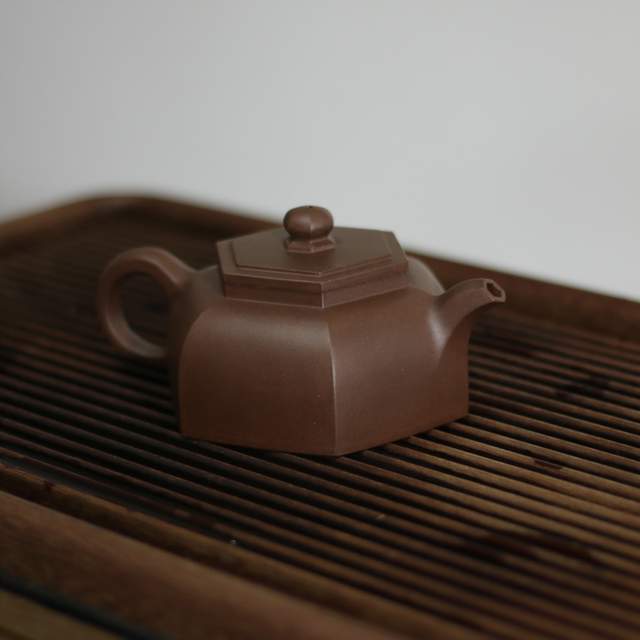 紫砂壶为茶生，泡茶性是关键