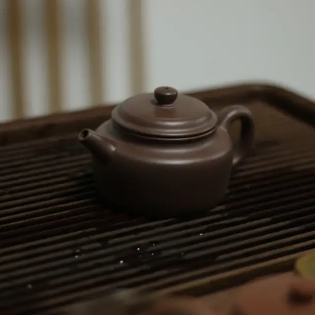 解析叶晨紫砂壶的独特风格与市场价值