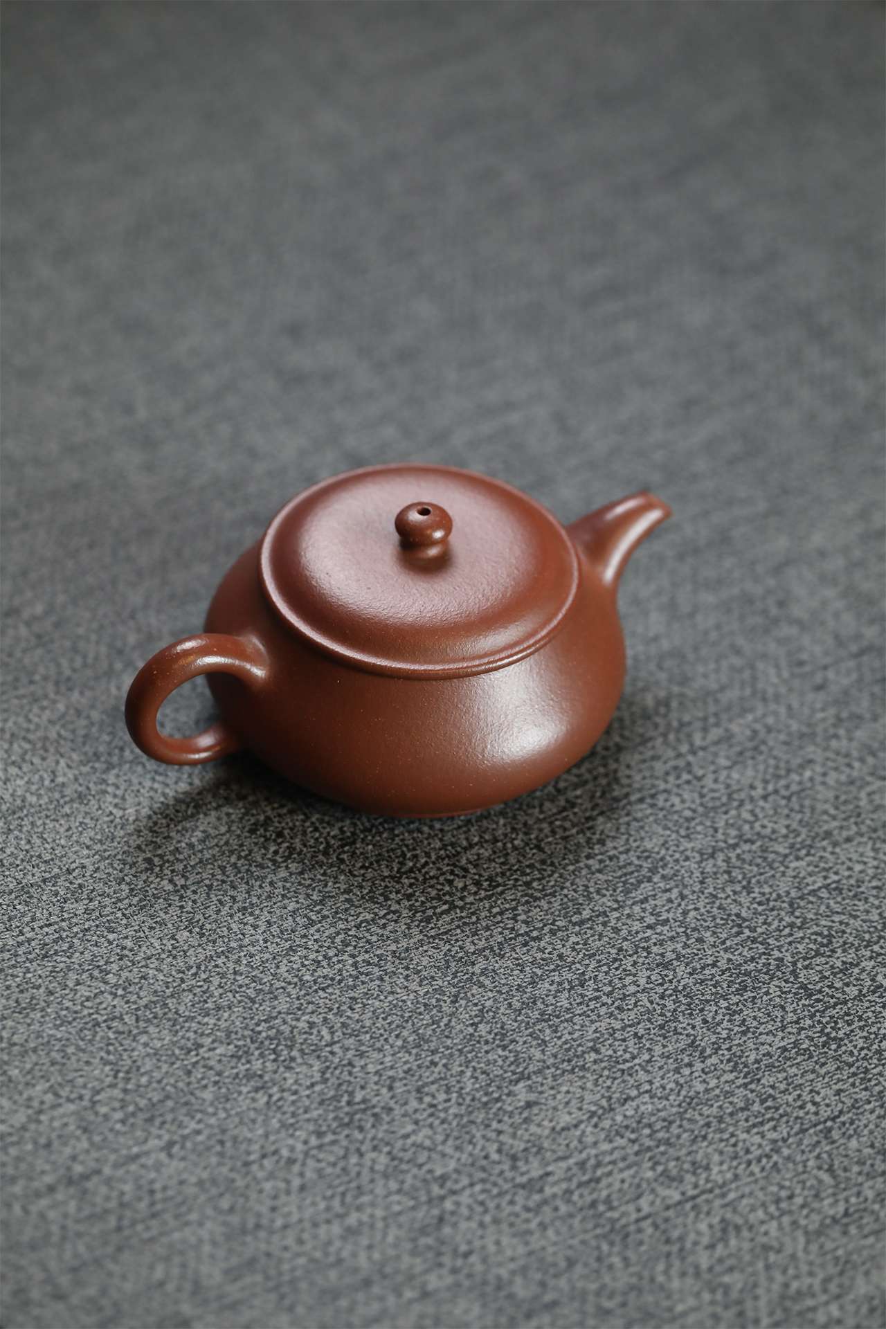 别把茶渣留在壶里！紫砂壶养壶真相全揭露，别再被骗