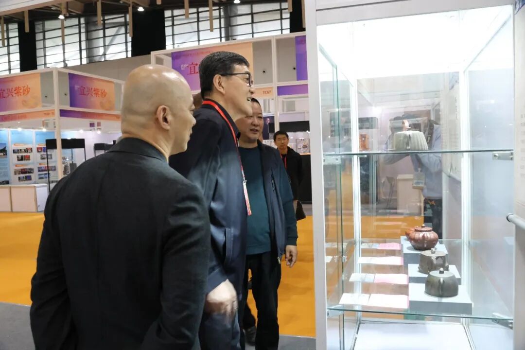 第十六届江苏省工艺美术精品博览会成功举办！