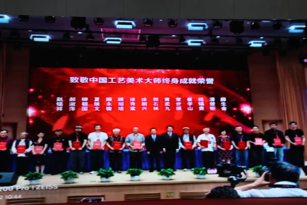 第十六届江苏省工艺美术精品博览会成功举办！