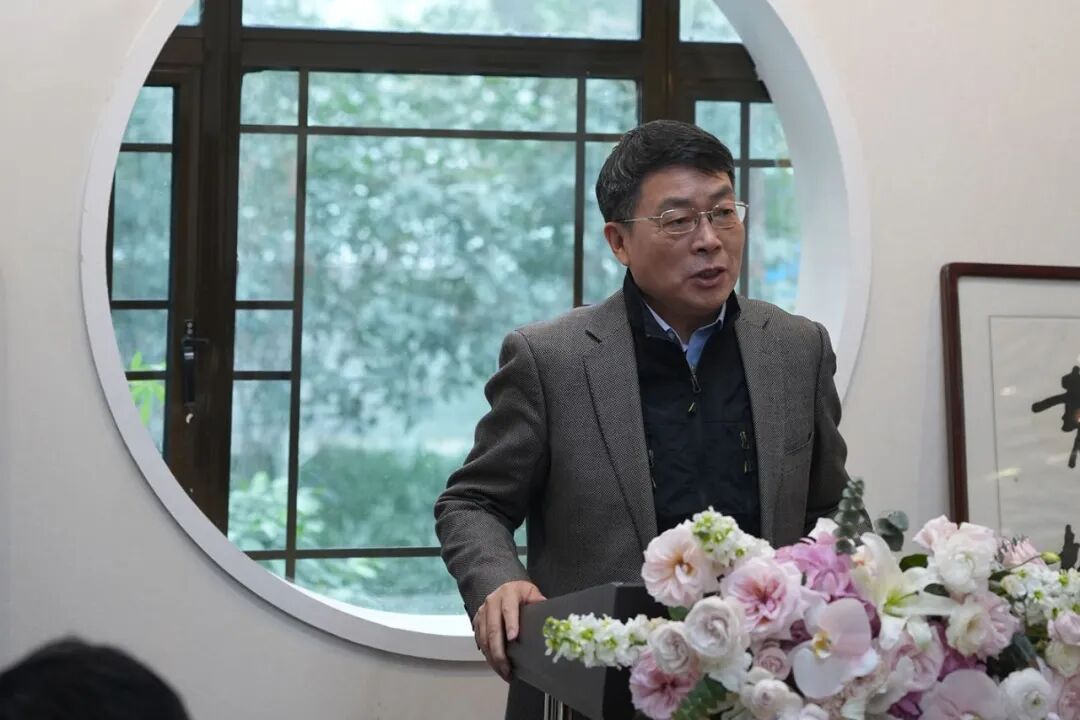 南京大学紫砂文化校友会会员代表大会在南京市乌龙潭公园东方紫玉紫砂艺术馆成功举行